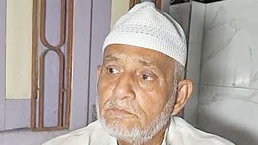 <div class="paragraphs"><p>Mir Haji Kasam, popularly known as Haji Ramakdu.</p></div>
