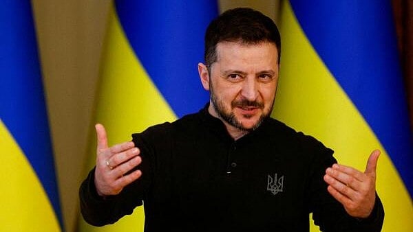 Kremlin Extends Invitation to Zelenskiy for Moscow Peace Talks Amid US Mediation