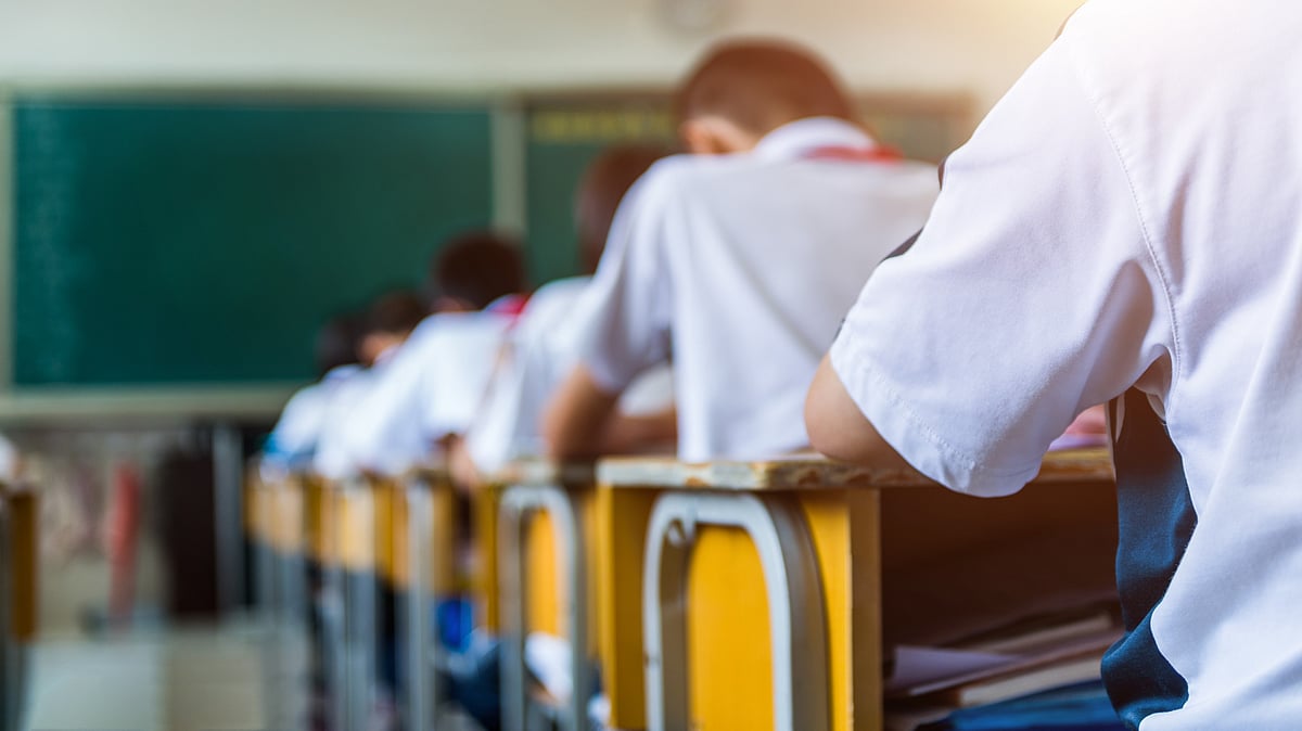 MP Principal Suspended After Students Served Food on Torn Notebook Pages