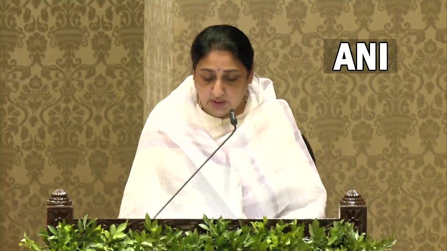 <div class="paragraphs"><p>Sunetra Pawar taking oath</p></div>