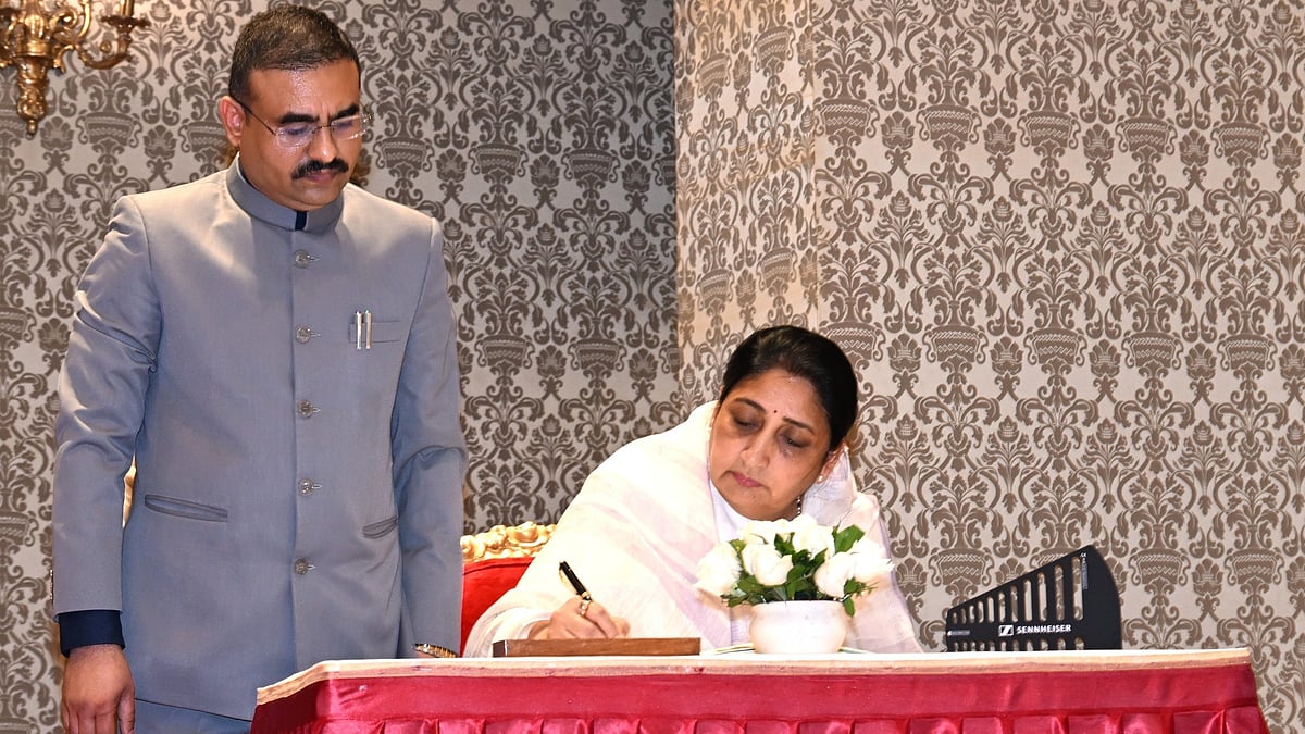 Sunetra Pawar Reaffirms Commitment to Shivaji, Shahu, Phule, Ambedkar Ideology in Maharashtra
