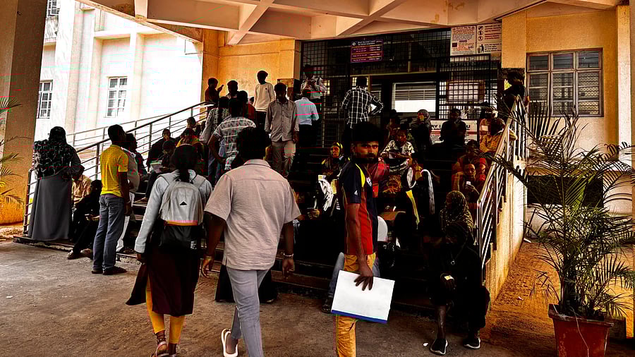<div class="paragraphs"><p>Long queues at government hospital in the city as patients await treatment. </p></div>