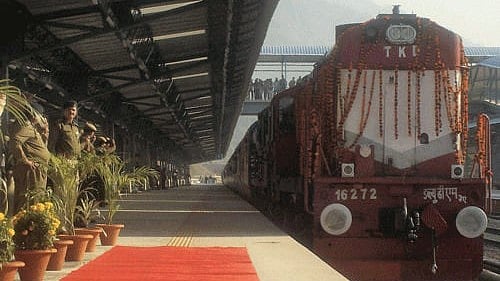 Dedicated Freight Corridor: Recycled Rail Projects Show Announcement-Delivery Gap