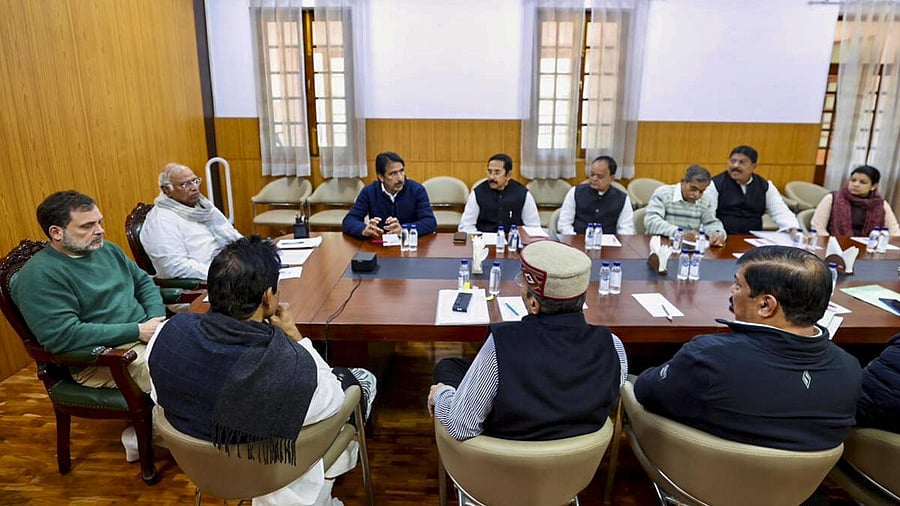 <div class="paragraphs"><p>LoP in the Lok Sabha Rahul Gandhi, with Congress President Mallikarjun Kharge, party MP KC Venugopal, and other West Bengal leaders, during a party meeting, in New Delhi.</p></div>
