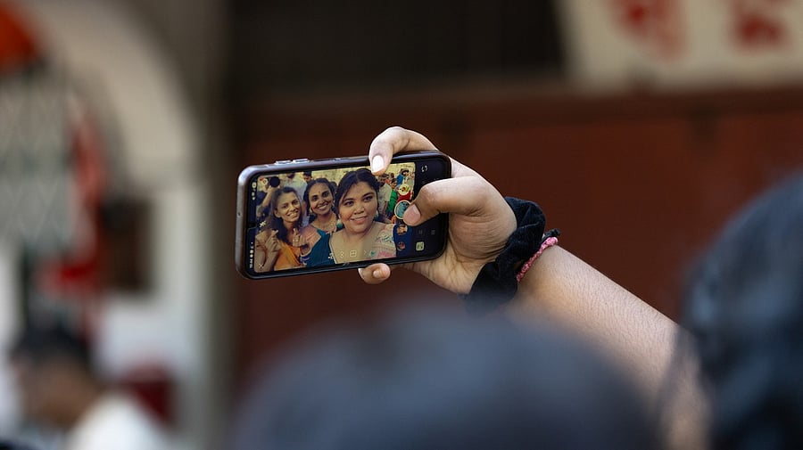 <div class="paragraphs"><p>Representational photo of people taking a selfie.</p></div>