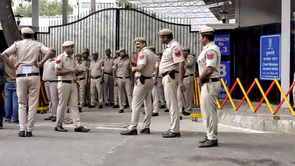 Delhi Police Busts Pakistan-ISI Espionage Module, 11 Arrested