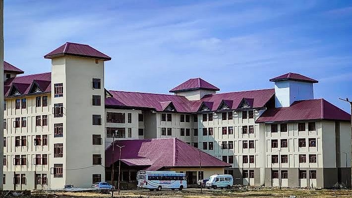 NIA Conducts Raids at GMC Anantnag in Doctor-Linked Terror Module Probe