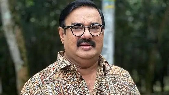 <div class="paragraphs"><p>Maniyanpilla Raju </p></div>