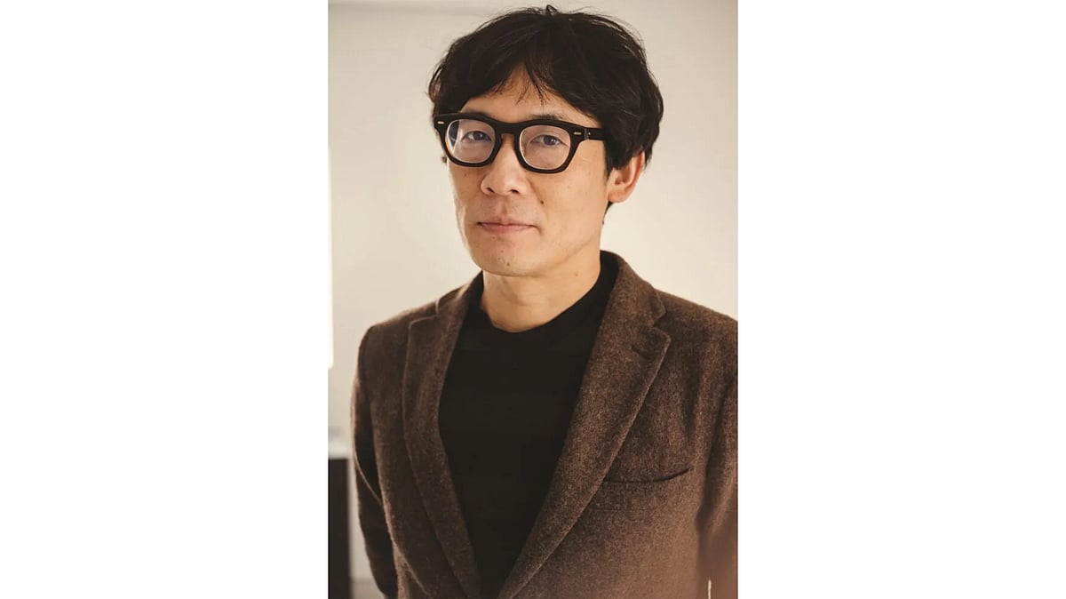 Japanese Novelist Satoshi Yagisawa Rejects Literary Trends, Embraces Slow Writing