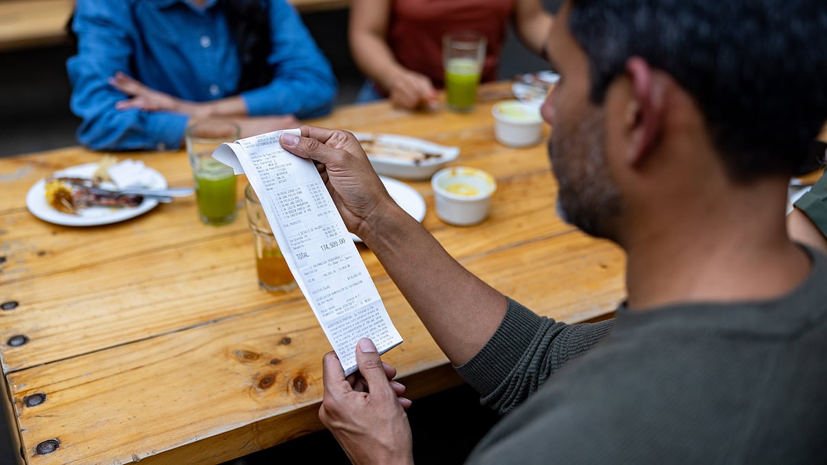 Delhi High Court Upholds Ban on Mandatory Restaurant Service Charges