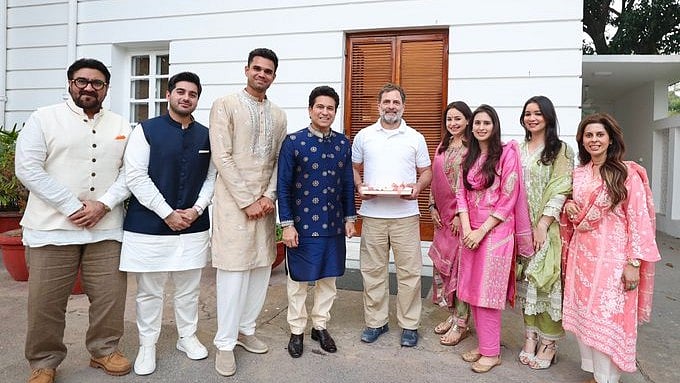 Sachin Tendulkar Meets Rahul Gandhi to Invite Him to Son Arjun's Wedding