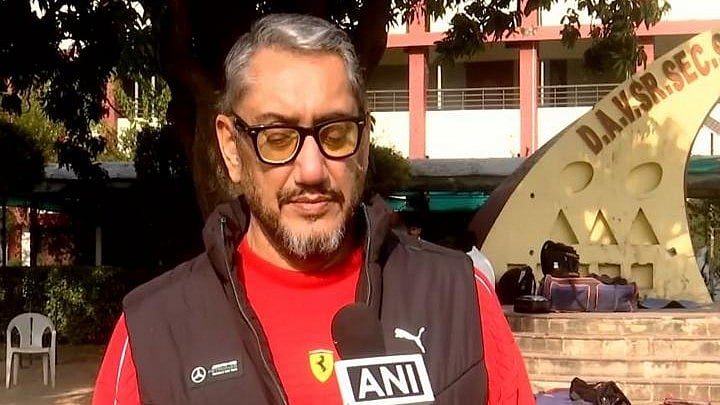 Pakistan's T20 World Cup U-Turn: Coach Bawa Seeks Political Motive