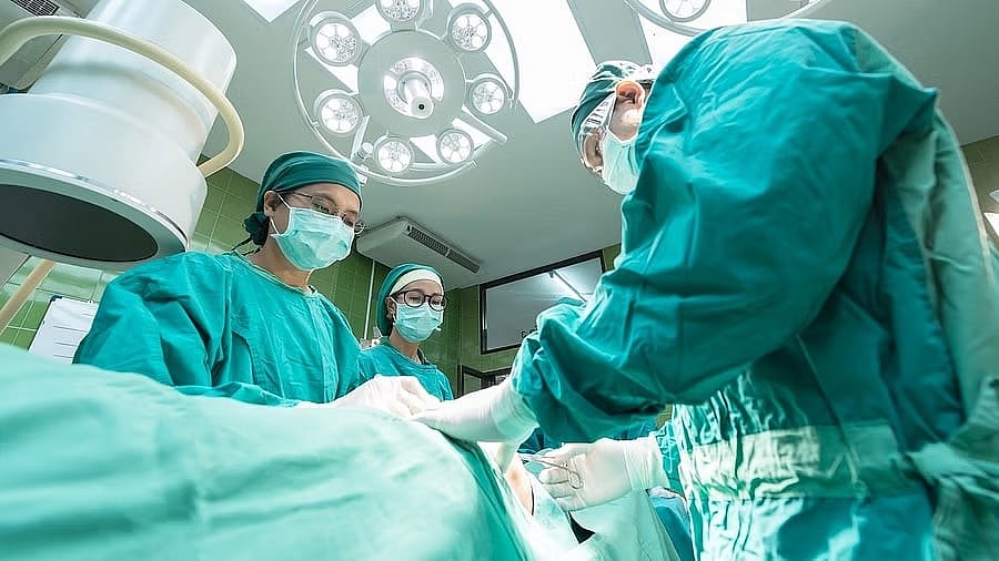 Retired Doctor Charged After Surgical Forceps Found Inside Patient's Abdomen