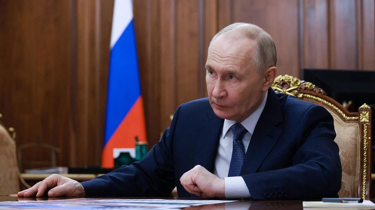 Kremlin Demands US Clarification on Venezuela Oil Sanctions Amid Trump Remarks