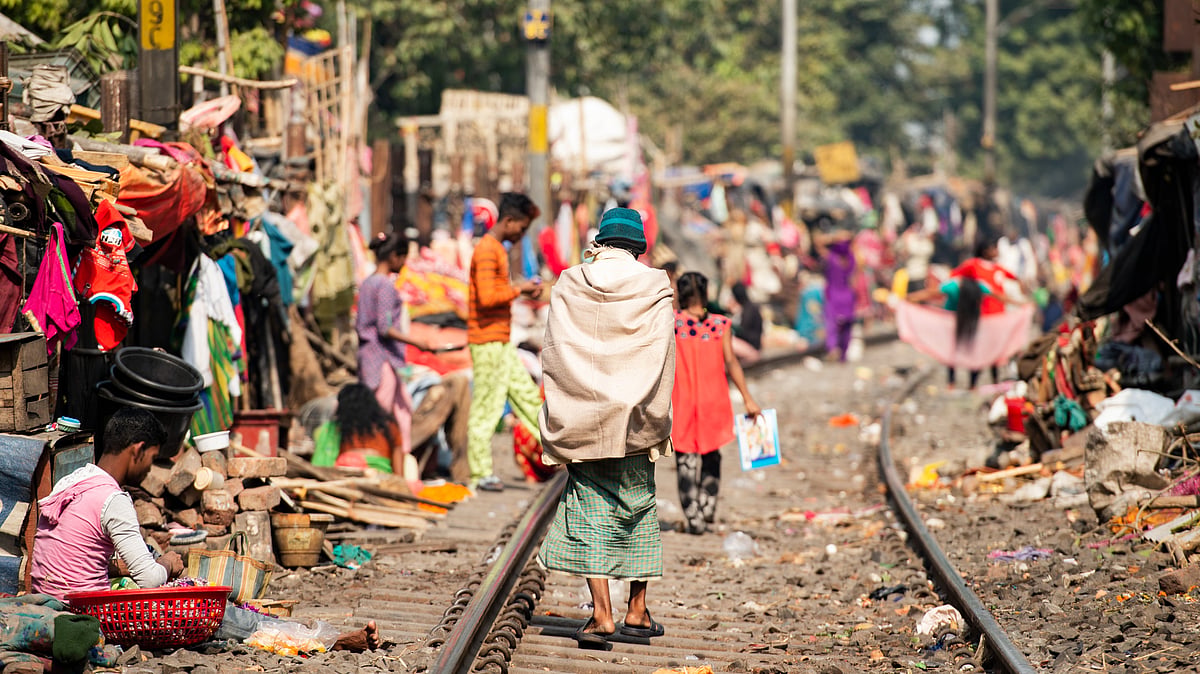 India's Economic Rise Clashes with Urban Water Crisis, Thousands Fall Ill