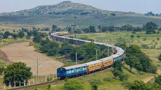 Fire Erupts in New Delhi-Chennai Express Train Coach in Maharashtra