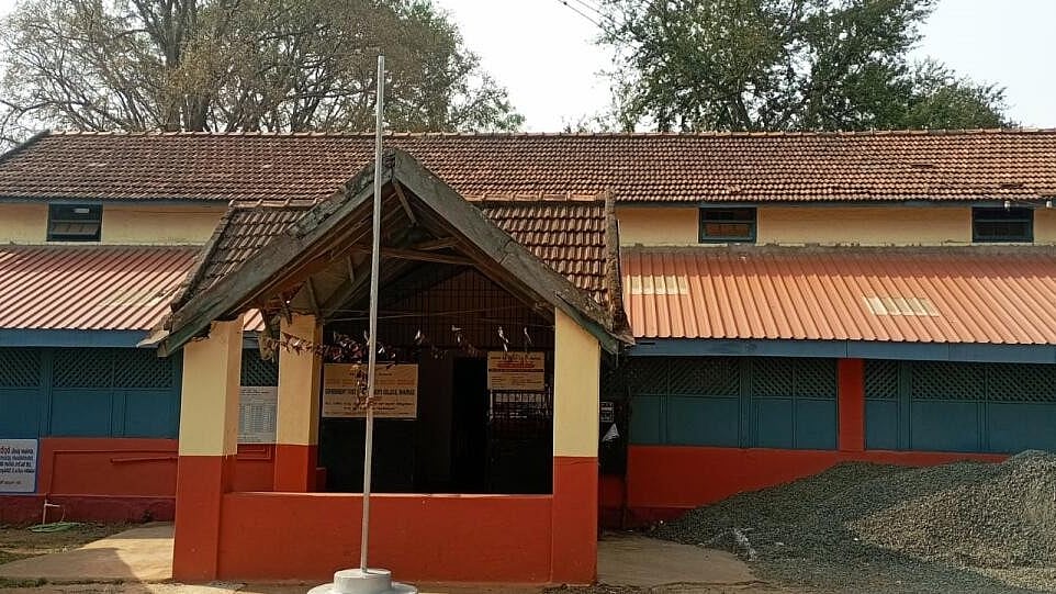 Dharwad's Government PU Colleges Face Severe Staff Shortage Crisis