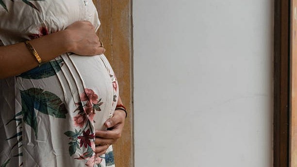 Uttar Pradesh Woman Attempts Self-Delivery by Cutting Stomach During Labour