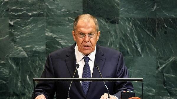 Russia Warns of Nuclear Clash, Accuses Britain and France of Arms Supply to Ukraine