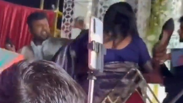Bhojpuri Singer Nisha Upadhyay Files Complaint After Alleged Obscene Remarks by Anchor