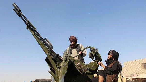 Taliban Forces Launch Retaliatory Strikes Against Pakistani Military Posts