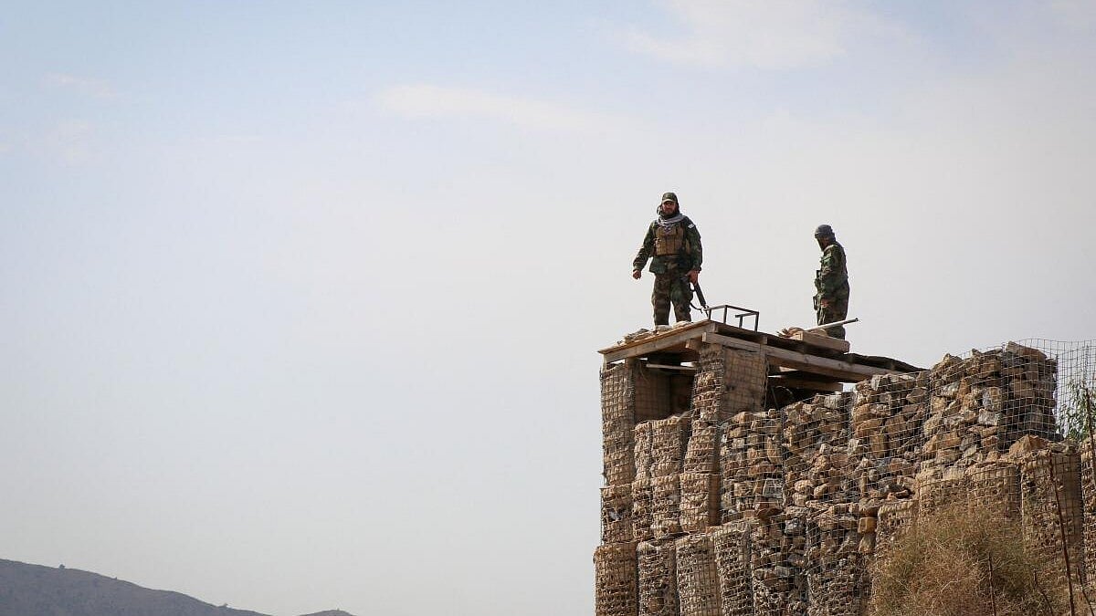 Pakistan Conducts Air Strikes in Afghanistan After Border Attack