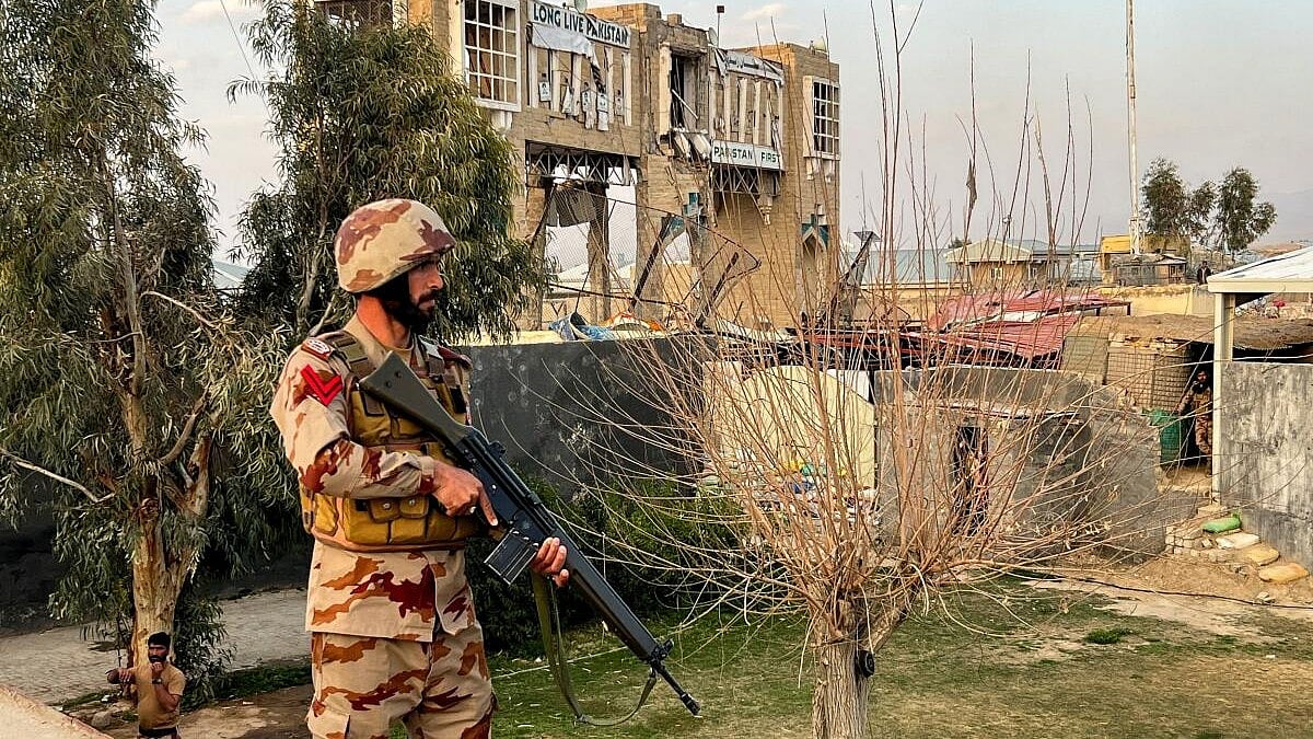 US Backs Pakistan's Right to Self-Defense Against Afghan Taliban