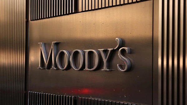 Moody's Warns: Middle East Energy Crisis Poses Rupee, Inflation Risks for India