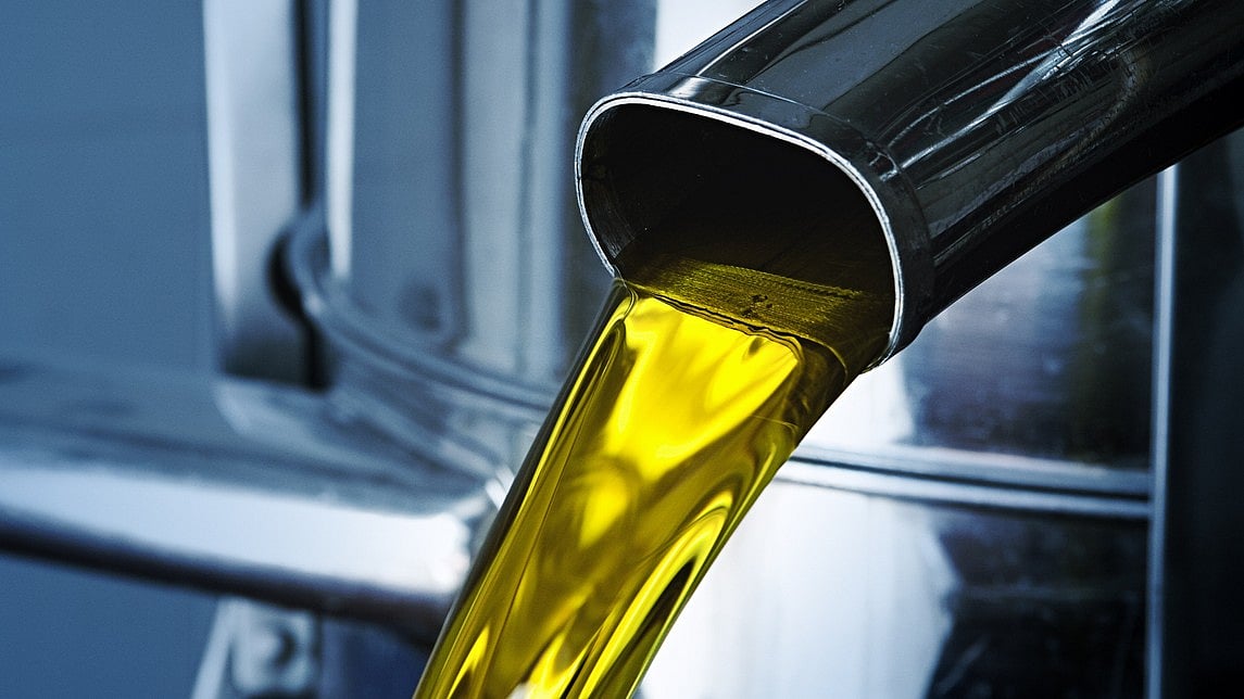 Oil Marketing Companies' Stocks Plunge Amid Sharp Global Oil Price Surge