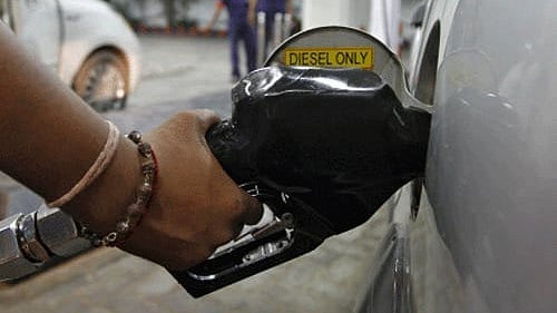 Moody's Warns of Margin and Cash Flow Pressure on Indian Fuel Retailers