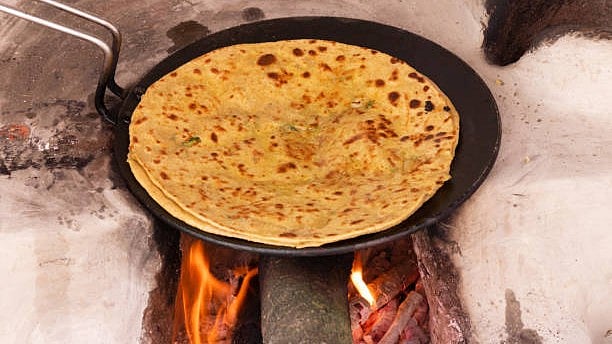 Tamil Nadu Restaurants Turn to Firewood as LPG Shortage Hits Hard
