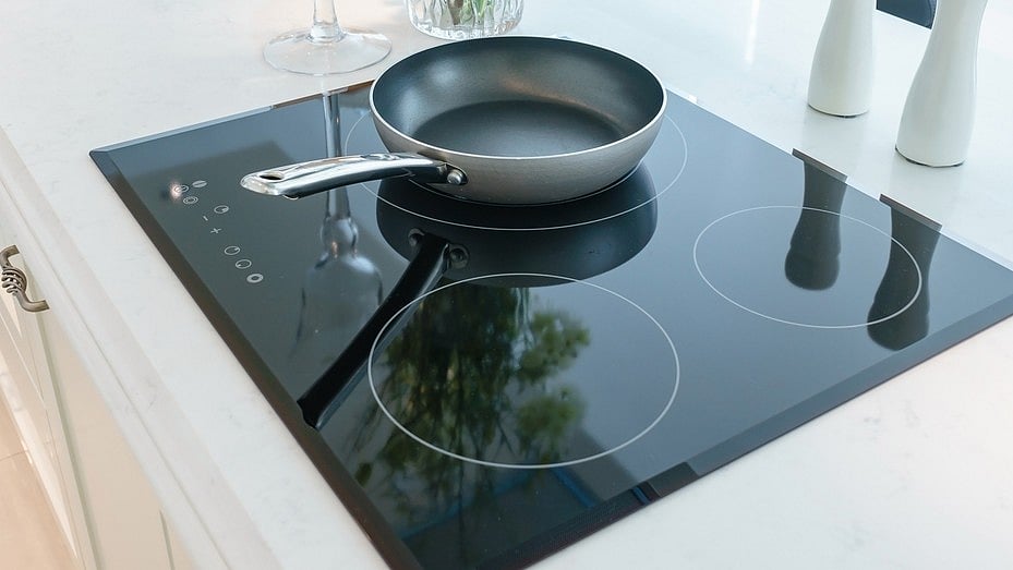 Bengaluru Stores Report Surge in Induction Stove Sales Amid Power Concerns