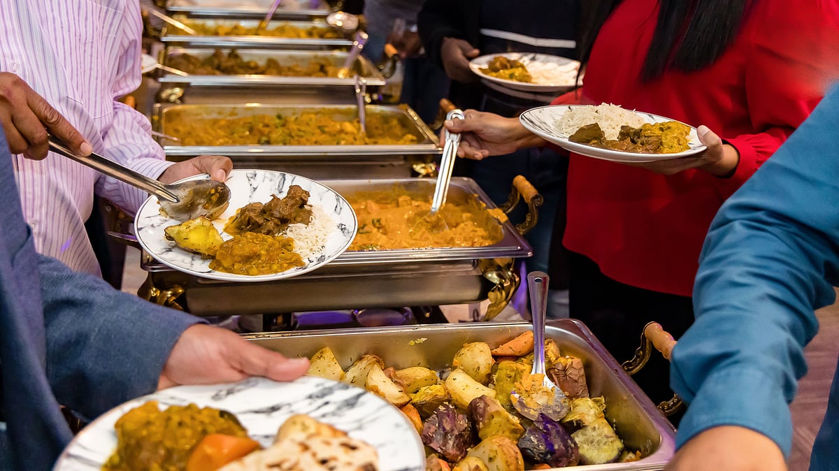 Bengaluru Caterers Face LPG Crisis, Shift to Small Events for Survival