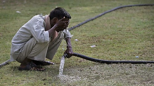 Mumbai Reels Under Intense Heat Wave, Temperatures Soar to 40°C