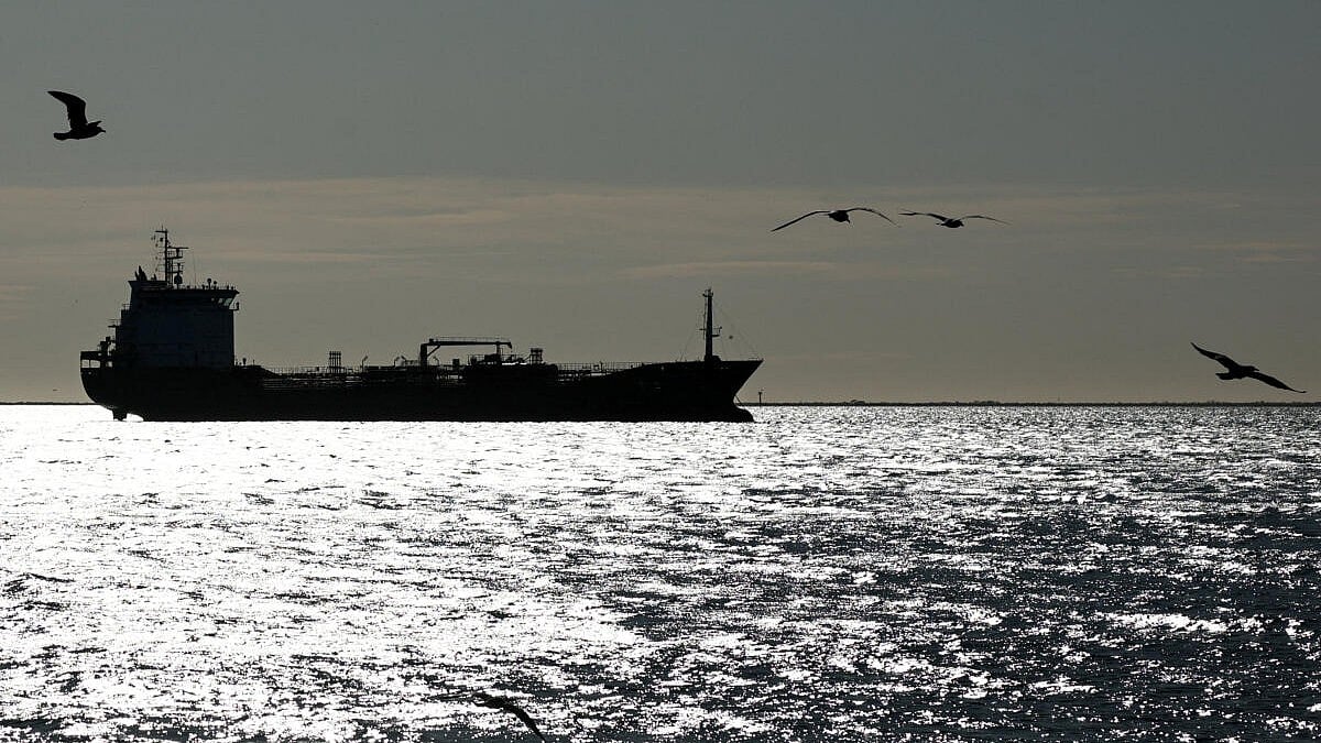 India Grants Waivers for Select Ships to Transport Cargo from Iran Amid Sanctions