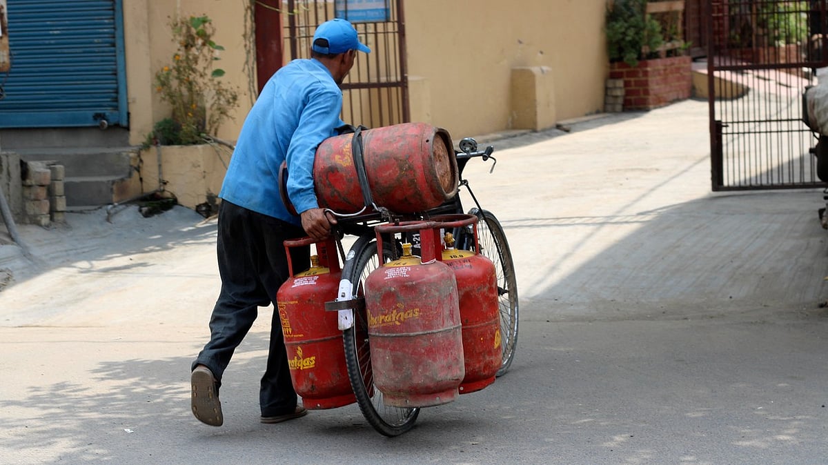 Illegal LPG Use: 316 domestic cylinders seized in Bengaluru raids