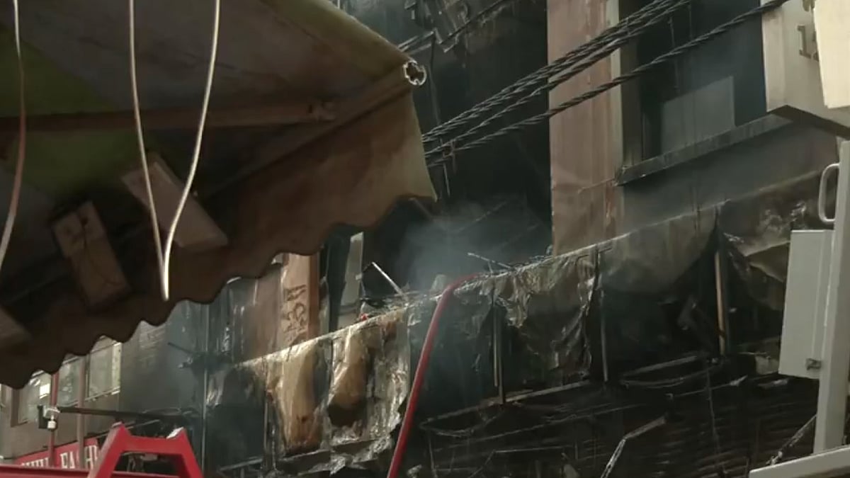 Tragic Fire in Delhi's Palam Claims Seven Lives, Including Three Children