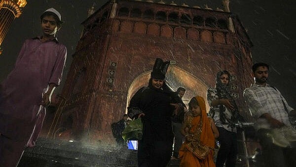 Delhi Records Wettest March Since 2023 as Rains and Gusty Winds Sweep City