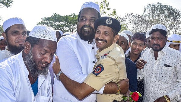Eid Celebrations Across India Amid Prayers, Feasts, and Peaceful Protests on West Asia