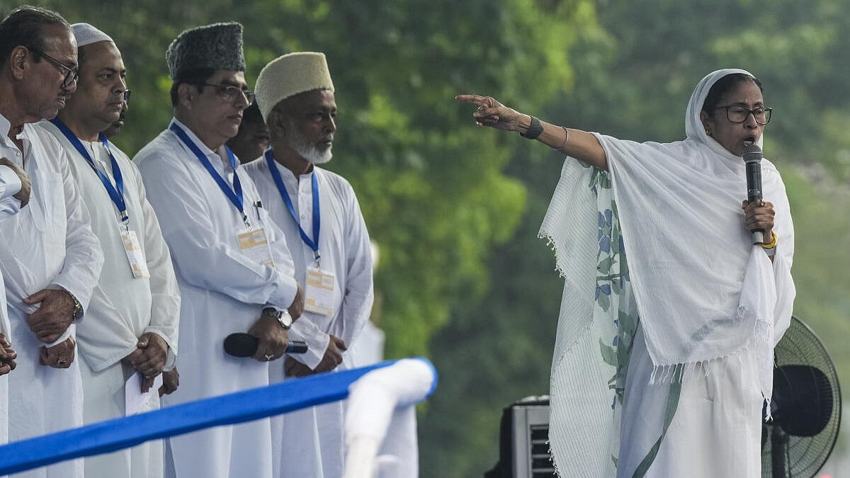 Mamata Banerjee Calls PM Modi 'Biggest Infiltrator' at Kolkata Eid Event