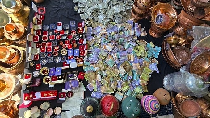Kashmir's Heartfelt Solidarity: People Donate Jewelry, Savings for Iran