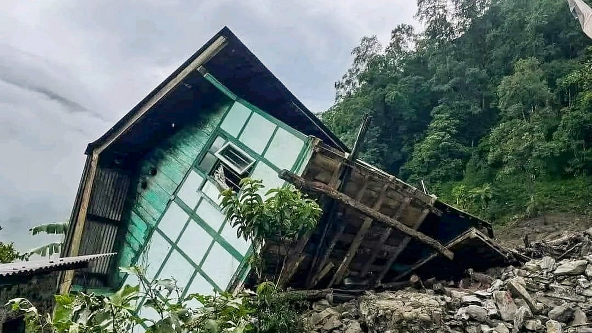 Nearly 200 Tourists Stranded in Chungthang, Sikkim After Landslides Hit North Region