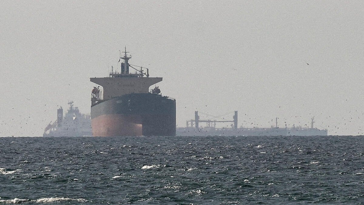Chinese Vessels Remain in Gulf Despite Iranian Safety Guarantees