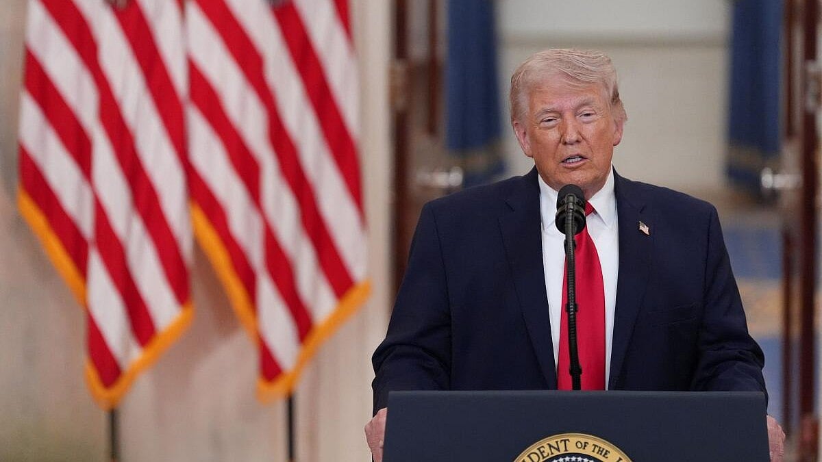 Trump Vows 'Extremely Hard' US Strikes on Iran Within Weeks