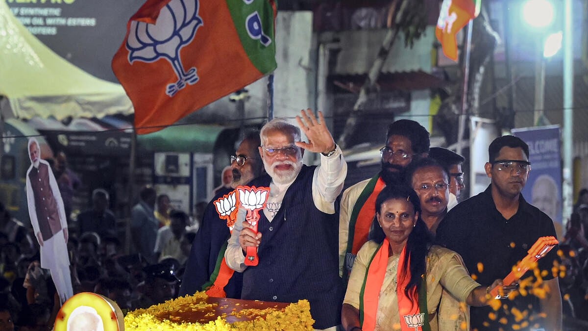 PM Modi Kerala Roadshow: Massive Crowd in Thiruvananthapuram