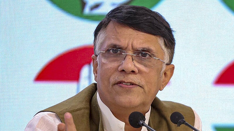 Assam Police Reaches Pawan Khera's Delhi Home in FIR Linked to Himanta's Wife