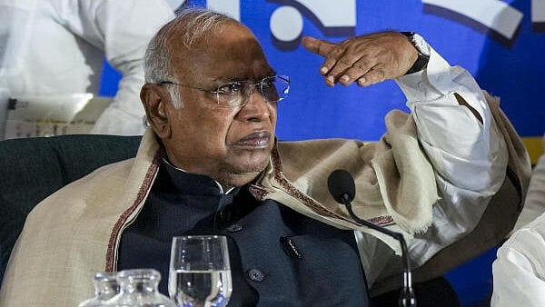 Congress President Kharge Issues Formal Apology for Gujarat Election Rally Comments