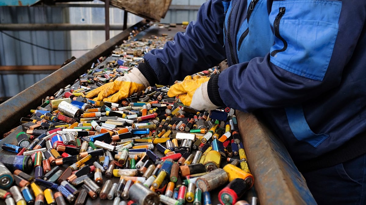Study Reveals High Lead Contamination in Soil Near Indian Battery Recycling Units