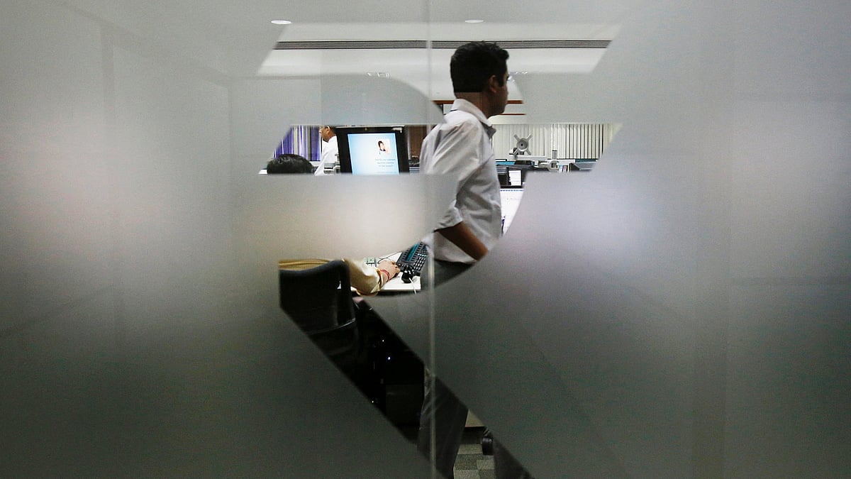 Rupee falls 9 paise to close at 92.63 against US dollar