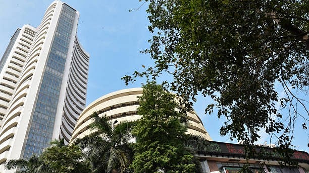 Indian Stock Markets Plunge Nearly 1% Amid US-Iran Talks Collapse